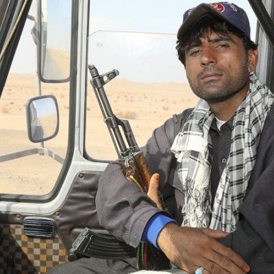 Eskorte in Pakistan_Foto Mario Goldstein.jpg